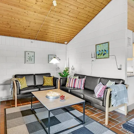 Beautiful In Hvide Sande With Wifi Holiday home